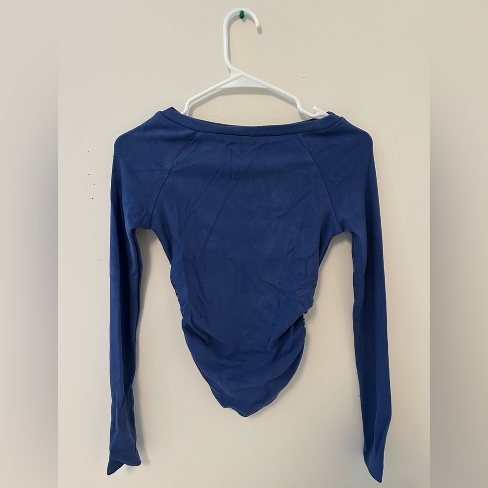 Long sleeve boat neck ruched blue shirt